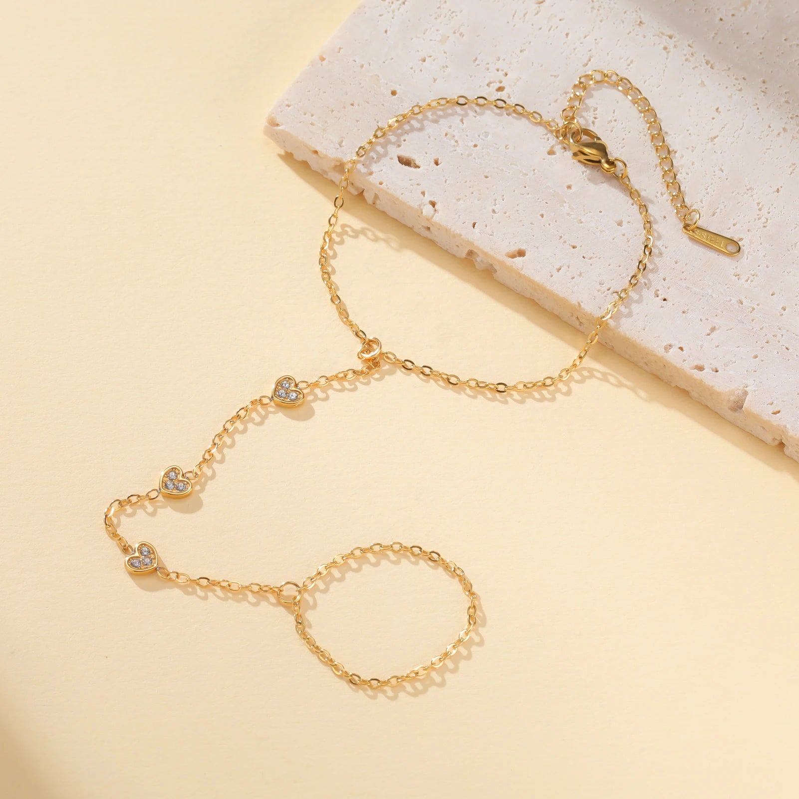 Bracelet JunayJewelry : Chaîne de main Cœur