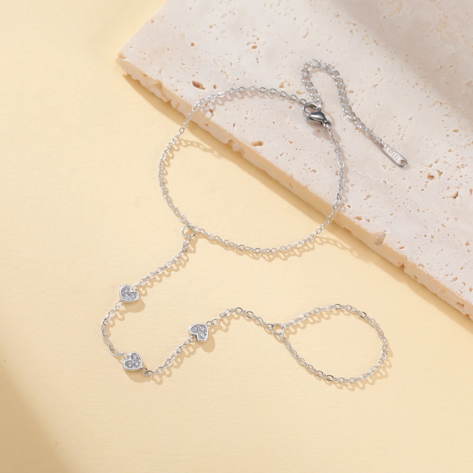 Bracelet JunayJewelry : Chaîne de main Cœur